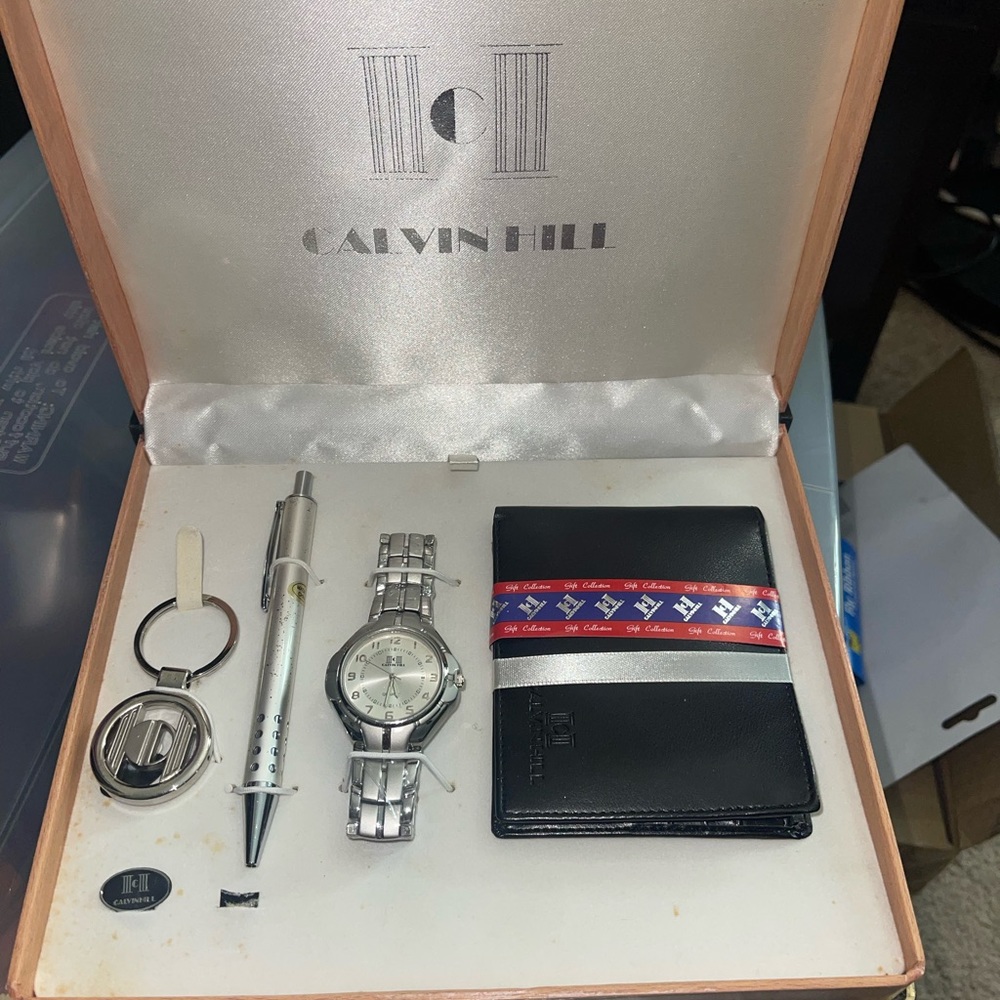 NEW Calvin Hill Boxed Gift Set Watch, Wallet, Pen & Key chain